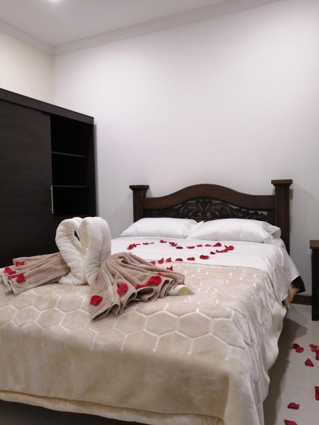 Hotel El Monarca Тунха Екстериор снимка