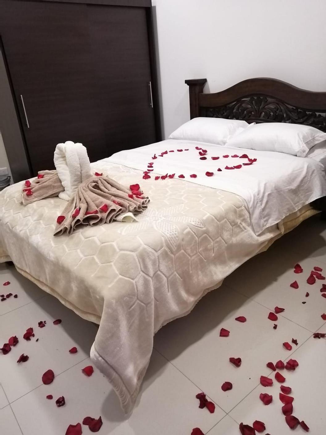 Hotel El Monarca Тунха Екстериор снимка