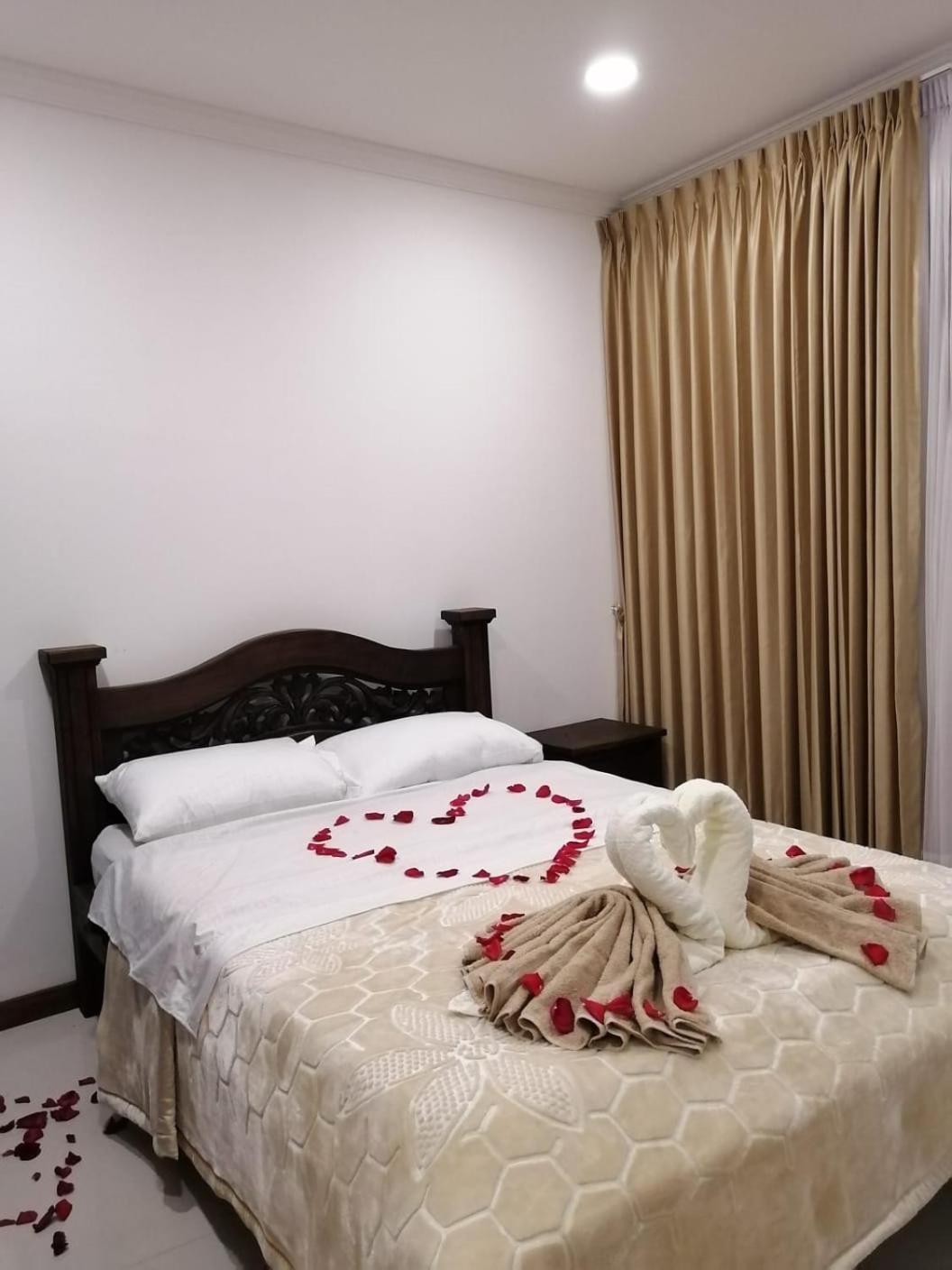 Hotel El Monarca Тунха Екстериор снимка