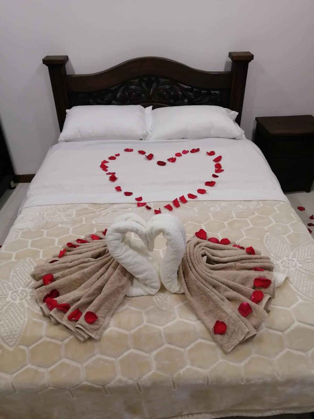 Hotel El Monarca Тунха Екстериор снимка